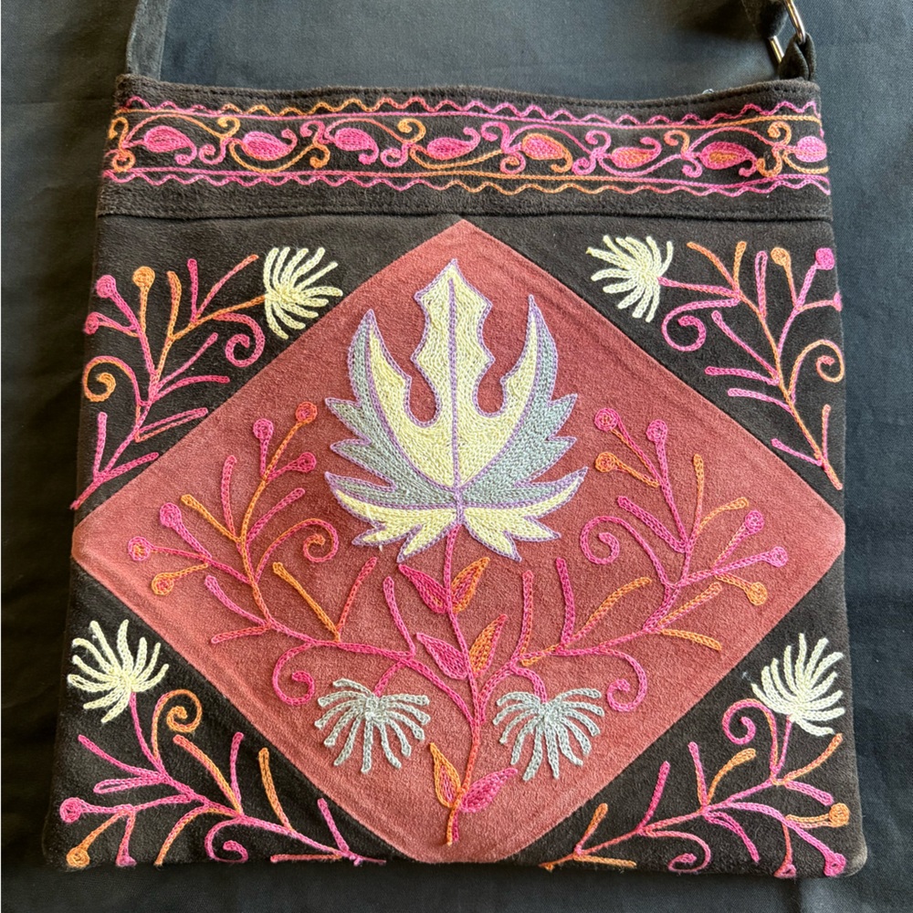 Embroidered Floral Women's Bag